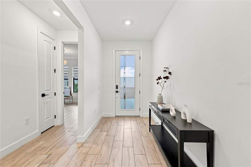 5 bedroom Single Family Residence at 5839 Silverside Pine Court, Sapphire Point Ph I & II Subph 1A, 1B, 1, Lakewood Ranch — photo 3
