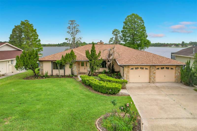 3 bedroom Single Family Residence at 247 S LAKE PANSY DRIVE, HARTRIDGE HILLS, WINTER HAVEN — photo 1