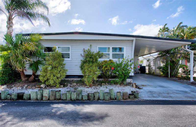 2 bedroom Mobile Home at 18675 US Highway 19 #225, Clearwater, Clearwater — photo 3