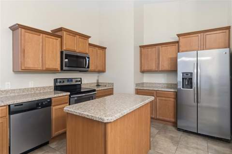 4069 Marina Isle Drive, Kissimmee FL - photo 13 of 43