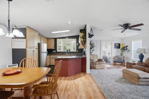 6907 Americana Drive #101, St Petersburg FL - photo 10 of 32