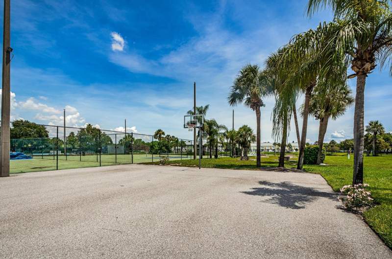 1 bedroom Condominium at 5215 Coquina Key Drive #B, Waterside At Coquina Key South, St Petersburg — photo 4