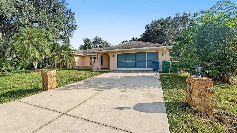 3 bedroom Single Family Residence at 22293 Adorn Avenue, Port Charlotte Sec 051, Port Charlotte — photo 2