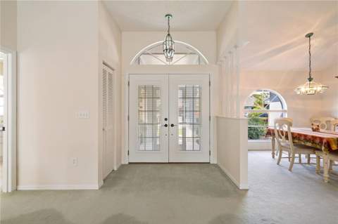 5628 Cynthia Lane, Sarasota FL - photo 9 of 59