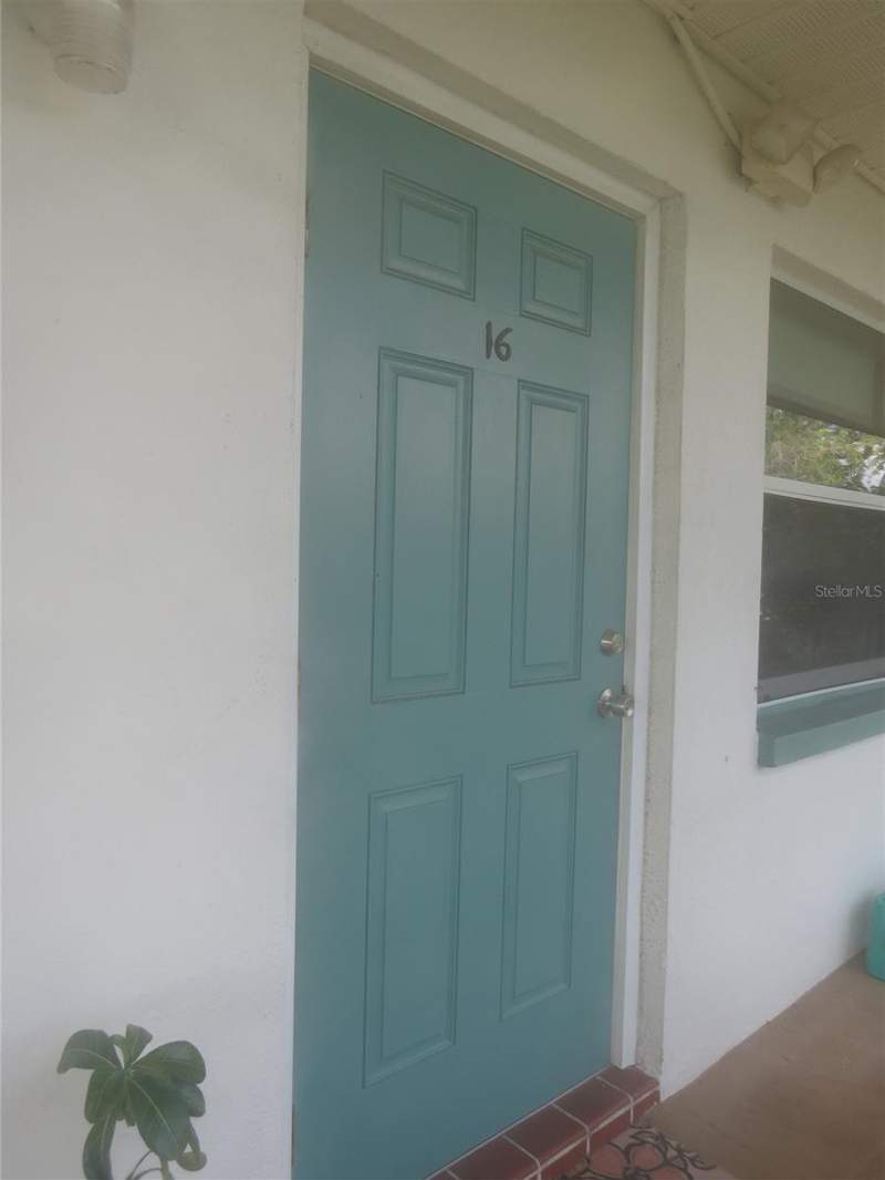 1 bedroom Condominium at 5815 18th Street #16, Town Apts Condo, St Petersburg — photo 2