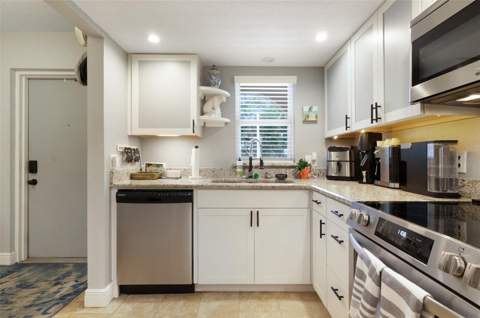 9700 Starkey Road #325, Seminole FL - photo 6 of 6