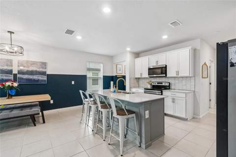 9047 Royal River Circle, Parrish FL - photo 9 of 33