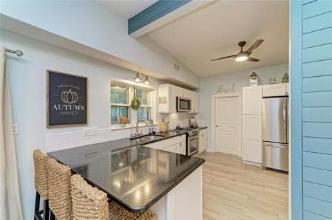 126 Holly Avenue, Sarasota FL - photo 13 of 39