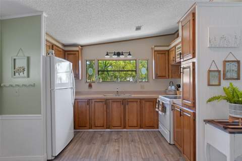 7106 Fitzpatrick Avenue, Brooksville FL - photo 8 of 36
