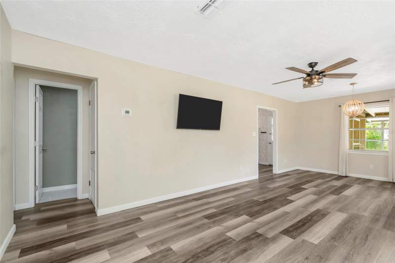 2 bedroom Single Family Residence at 7246 Sealawn Drive, Weeki Wachee Heights, Spring Hill — photo 4