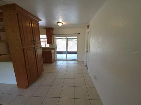 5809 Half Moon Lake Road, Tampa FL - photo 7 of 20