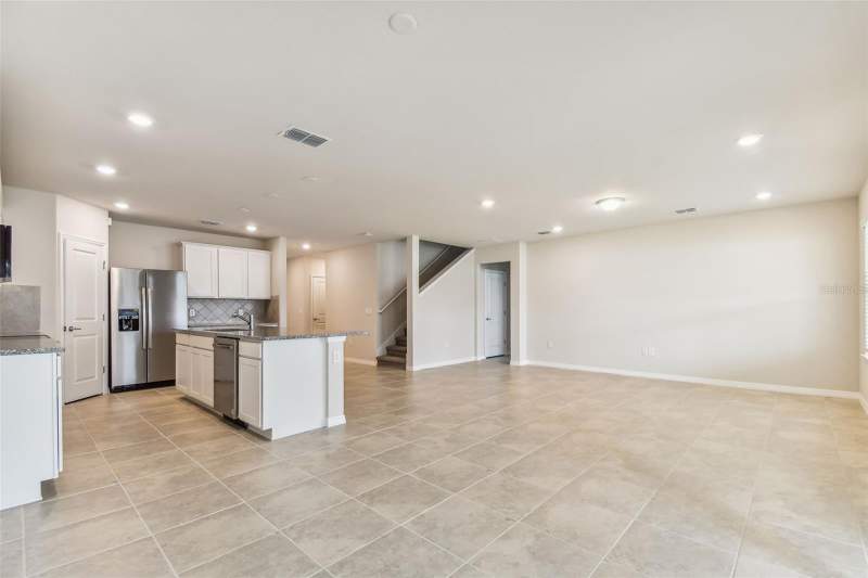 5 bedroom Single Family Residence at 13718 Evergreen Valley Drive, Spencer Glen North, Riverview — photo 4