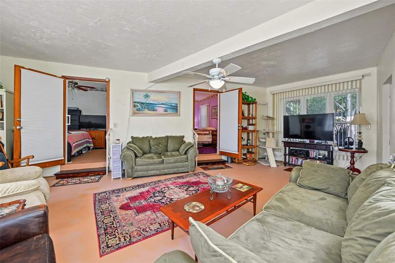 3 bedroom Single Family Residence at 4139 1st Street, Snell Shores, St Petersburg — photo 4