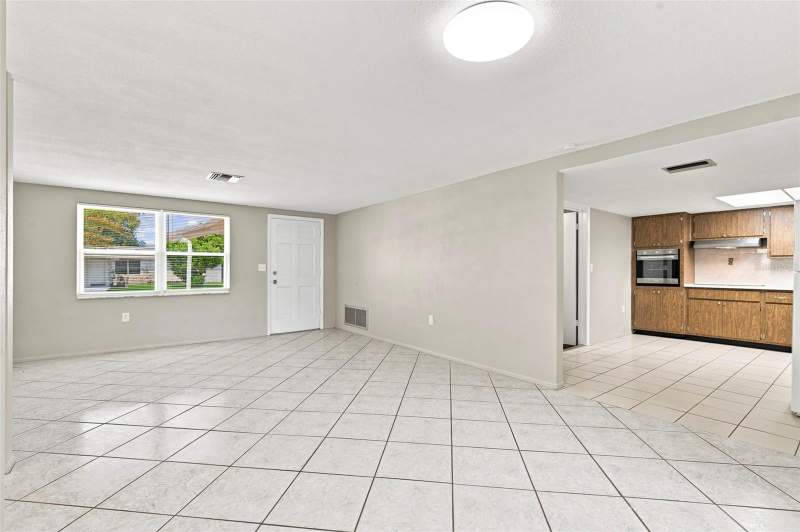 2 bedroom Single Family Residence at 8936 Windsong Lane, Embassy Hills, Port Richey — photo 4