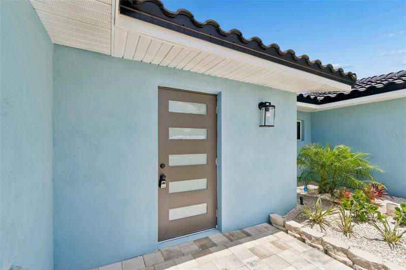 3 bedroom Single Family Residence at 10238 Tarpon Drive, Paradise Island 2nd Add, Treasure Island — photo 3