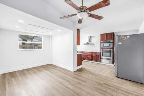 110 NE Monroe Circle #1, St Petersburg FL - photo 10 of 64