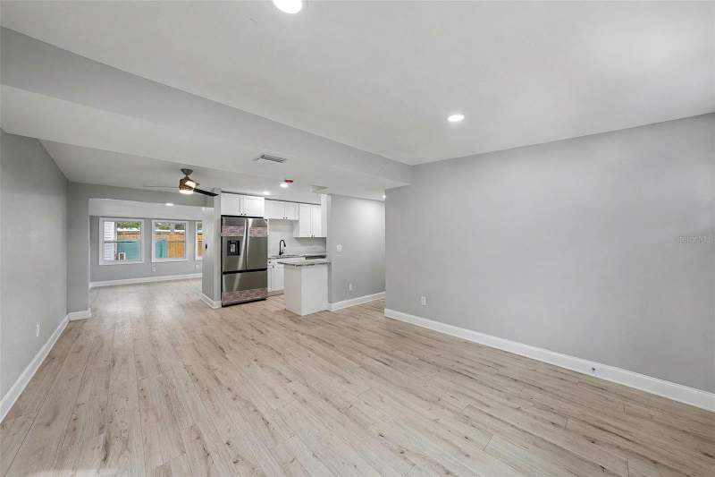 4 bedroom Single Family Residence at 2162 Barcelona Drive, Sunset Gardens, Clearwater — photo 2