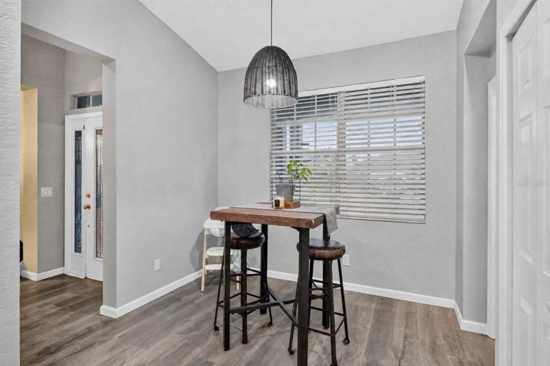 3 bedroom Single Family Residence at 11326 Laurel Brook Court, Rivercrest Ph 2 Prcl K An, Riverview — photo 2