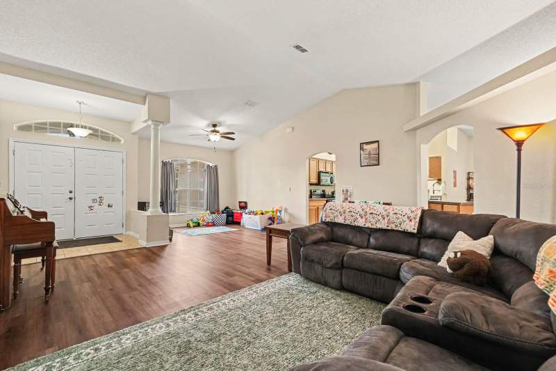 3 bedroom Single Family Residence at 12101 Peregrine Falcon Avenue #6, Royal Highlands Unit 6, Brooksville — photo 2