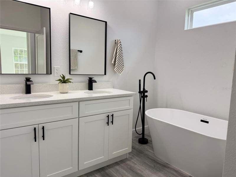 4 bedroom Single Family Residence at 3901 SW 161st Loop, Marion Oaks Un 05, Ocala — photo 3