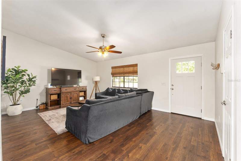 3 bedroom Single Family Residence at 4321 NW 20th Street, Vastavia, Gainesville — photo 3