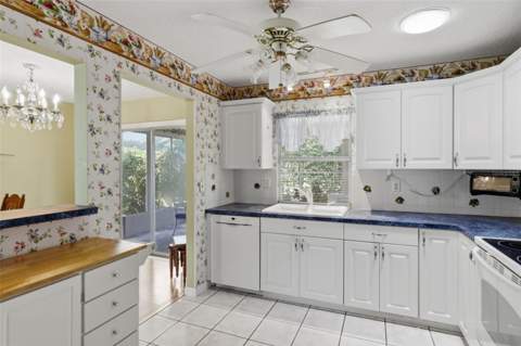 10600 Salamanca Drive, Port Richey FL - photo 10 of 25