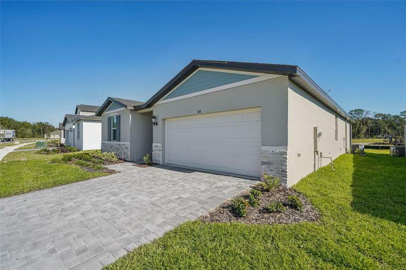 4 bedroom Single Family Residence at 851 Sunshower Drive, The Reserve At Hammock Oaks, Lady Lake — photo 2