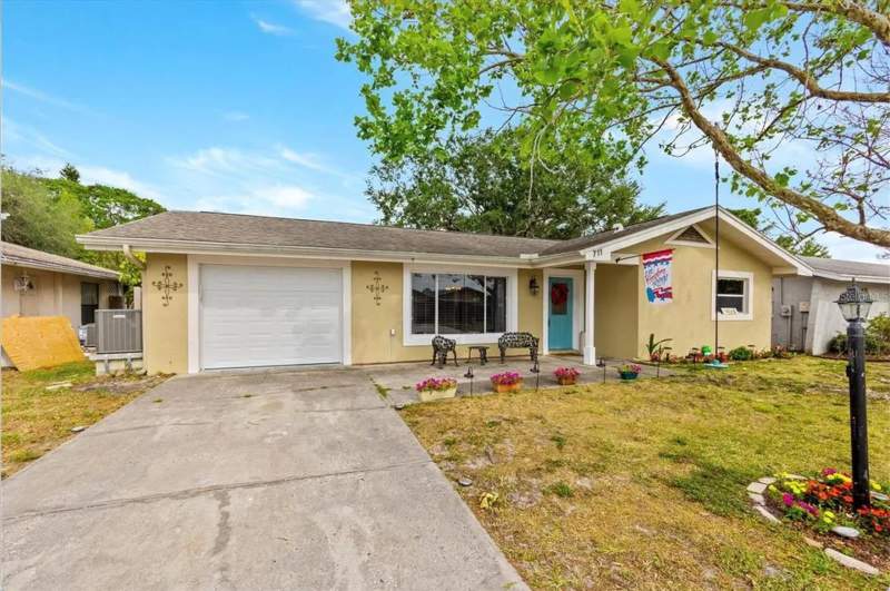 711 LEMONWOOD DRIVE home for sale in Harbor Palms