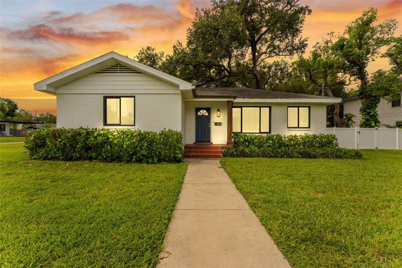 802 W CORAL STREET home for sale in Suburb Royal