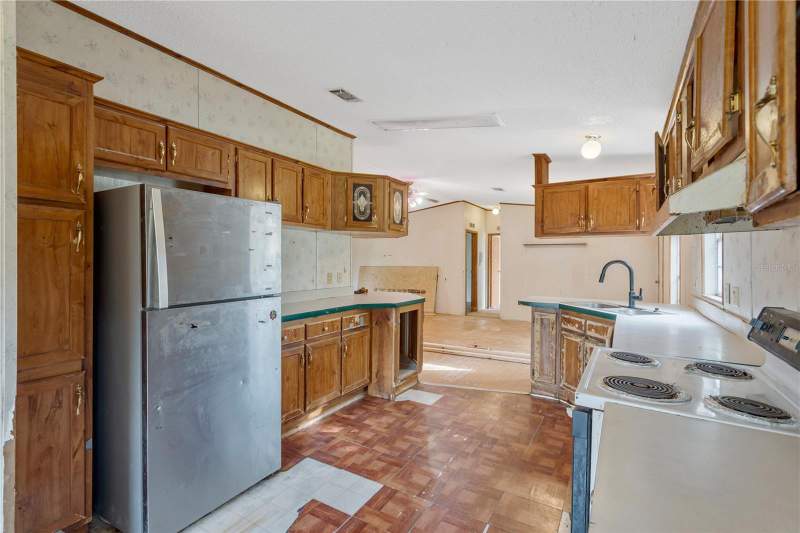 3 bedroom Manufactured Home at 11620 E Bay Road, Bullfrog Acres, Gibsonton — photo 3