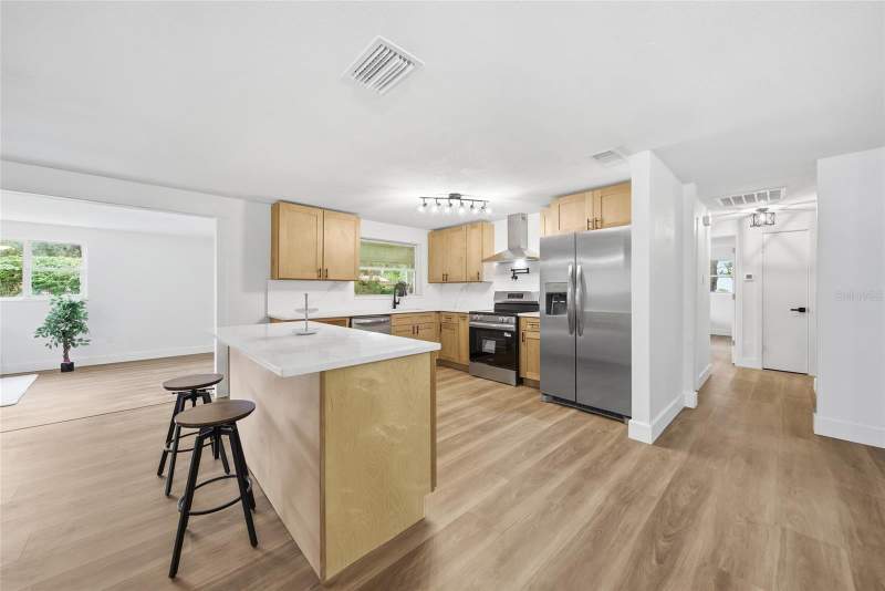 4 bedroom Single Family Residence at 3027 Redwood Avenue, Cleveland Heights Manor First Add, Lakeland — photo 4