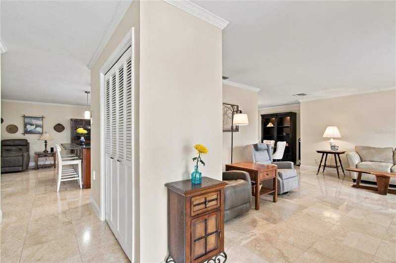 4 bedroom Single Family Residence at 1967 Arvis Circle, Arvis Circle, Clearwater — photo 2