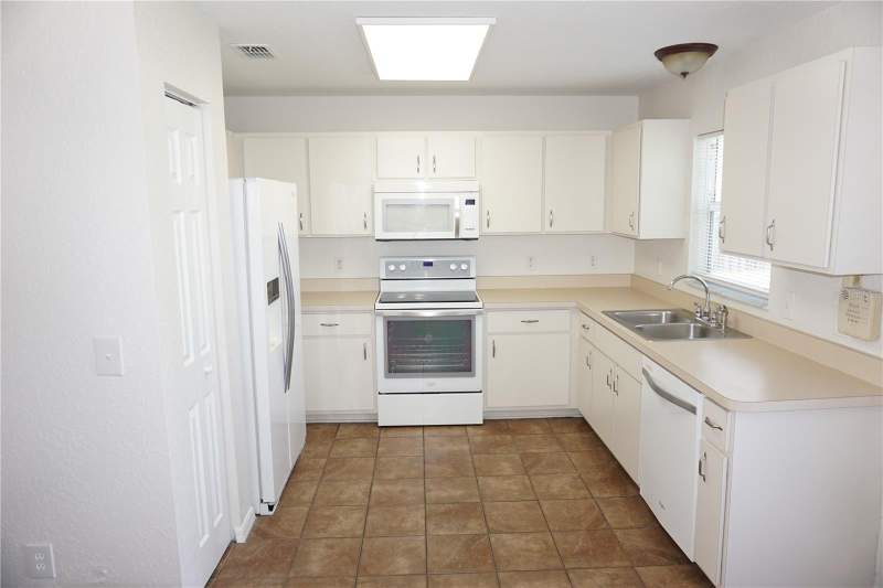 3 bedroom Single Family Residence at 6655 NW 15th Avenue, Ocala Highlands Estate, Ocala — photo 3