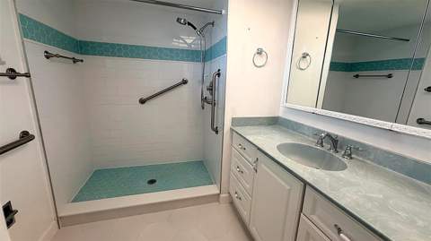 5130 Brittany Drive #807, St Petersburg FL - photo 11 of 32
