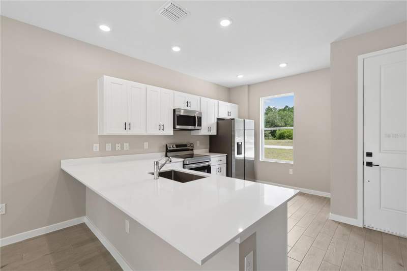 3 bedroom Single Family Residence at 2910 SW 165 Street Road, Marion Oaks Un 04, Ocala — photo 2