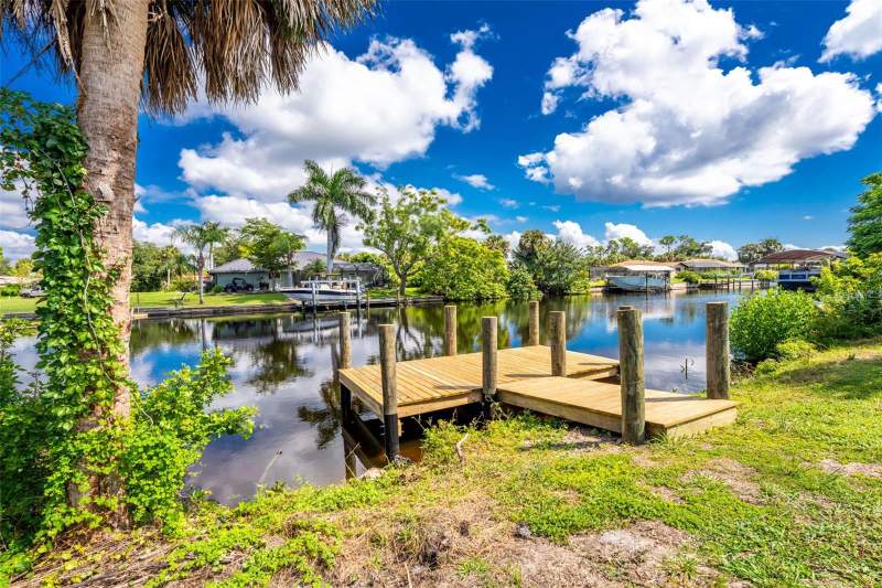 2 bedroom Single Family Residence at 18321 Wolbrette Circle, Port Charlotte Sec 037, Port Charlotte — photo 2