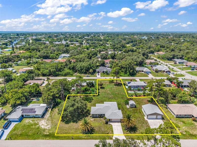 2 bedroom Single Family Residence at 18521 Quaint Avenue, Port Charlotte Sec 008, Port Charlotte — photo 3