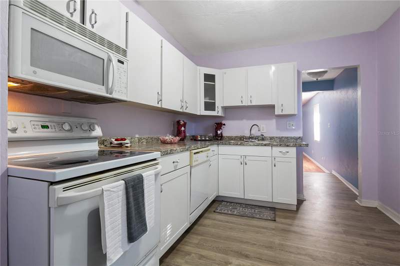 4 bedroom Single Family Residence at 637 Vera Street, Perry Lt 04 Blk 17 Kingston, Daytona Beach — photo 5