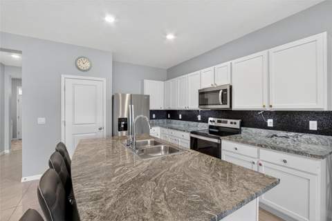 5055 Captain Davis Drive, Wimauma FL - photo 8 of 63