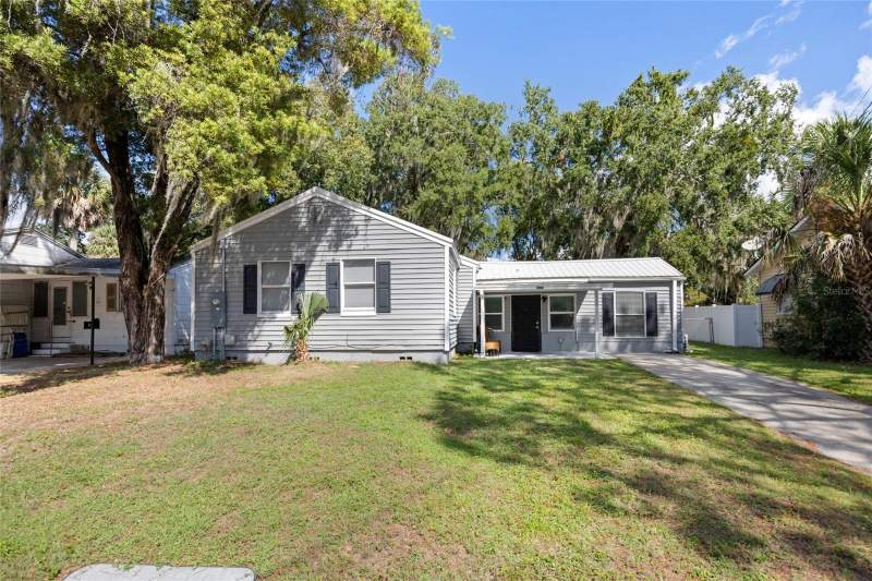 3 bedroom Single Family Residence at 1202 Sumter Street, Leesburg School View, Leesburg — photo 1