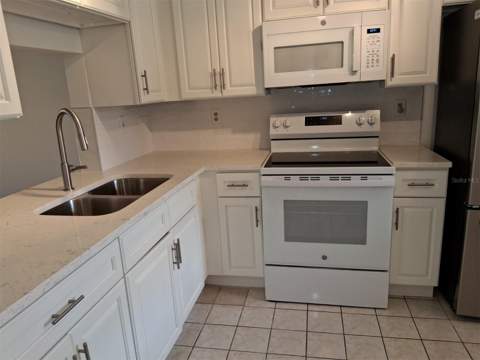 4326 Summersun Drive, New Port Richey FL - photo 7 of 28