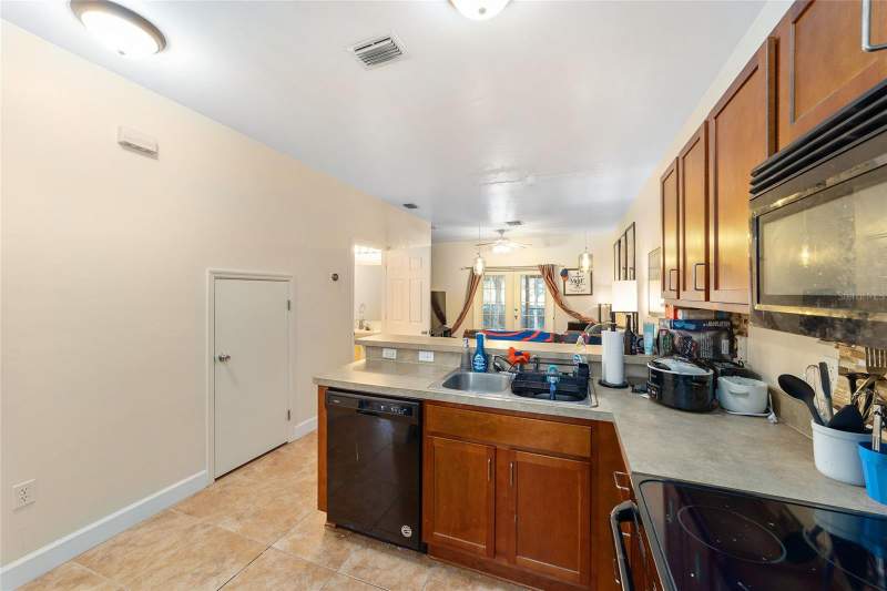 2 bedroom Condominium at 2915 SW 35th Place #102, Woods Edge South, Gainesville — photo 5