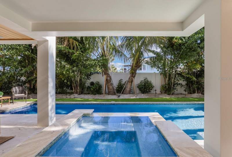 4 bedroom Single Family Residence at 6930 Longboat Drive, Longbeach On Longboat Key, Longboat Key — photo 4