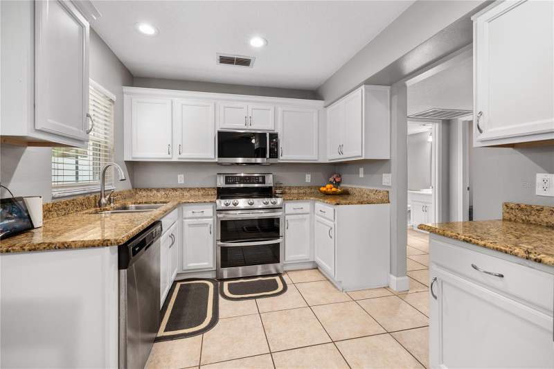 4 bedroom Single Family Residence at 1154 DEER LAKE CIRCLE, DEER LAKE RUN, APOPKA — photo 4