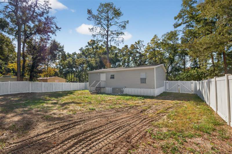 3 bedroom Manufactured Home at 3883 SE 55th Court, Silver Spgs Manor Tr T, Ocala — photo 5