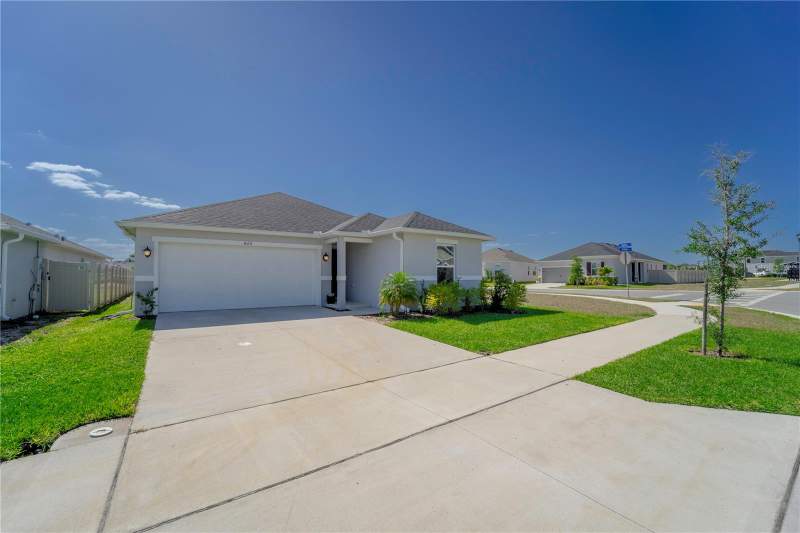 3 bedroom Single Family Residence at 820 Overpool Avenue, Bellaviva Ph 1, Davenport — photo 2