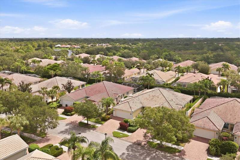 2 bedroom Villa at 7621 Quinto Drive, Villagewalk, Sarasota — photo 4