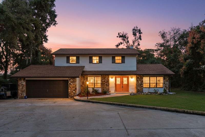 5 bedroom Single Family Residence at 1416 Grove Avenue, Griffin Shores, Leesburg — photo 2