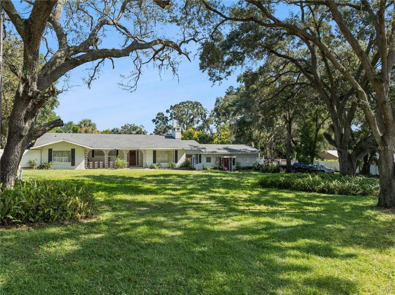 3 bedroom Single Family Residence at 1505 E Crooked Lake Drive, King Homestead, Eustis — photo 2