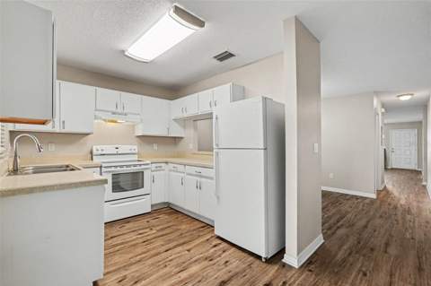 2125 Fluorshire Drive, Brandon FL - photo 7 of 18